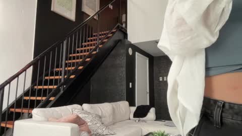 Emma Bloom online show from December 2, 9:35 pm