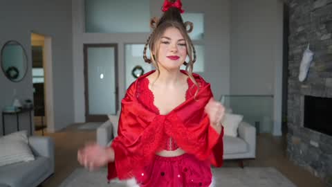 Emma Bloom online show from December 20, 10:43 pm