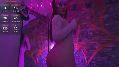 santiylola online show from October 18, 2:38 am