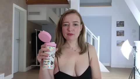 blue_angel_sweet online show from November 27, 4:42 am