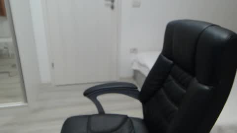 Snapshot of blue_eyes96 chatting on September 19, 4:44 pm Juliet online show from September 19, 4:44 pm