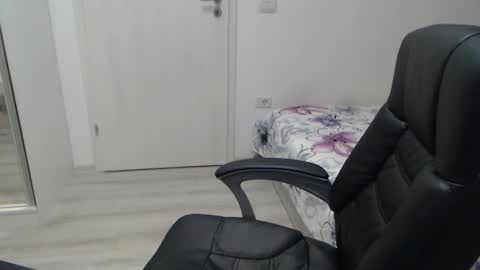 Juliet online show from January 11, 6:36 pm