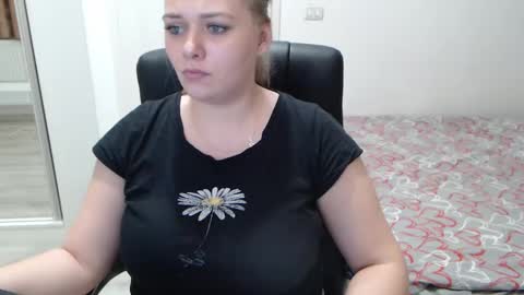 Snapshot of blue_eyes96 chatting on February 26, 9:31 pm Juliet online show from February 26, 9:31 pm