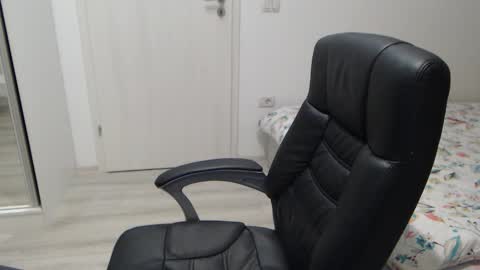 Juliet online show from November 12, 5:48 pm