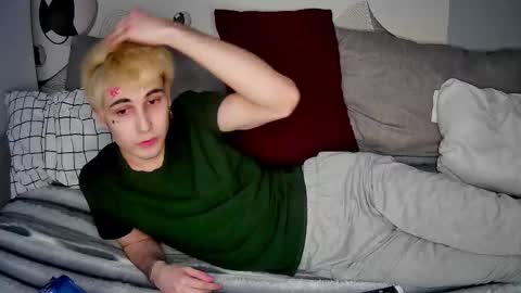 SONNYVAN online show from March 12, 2:43 pm