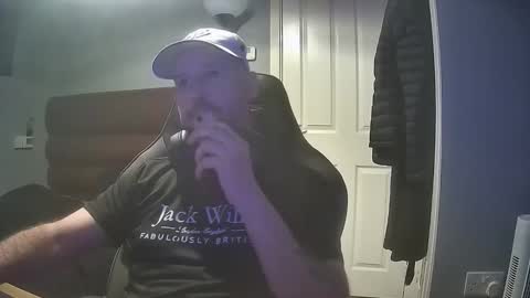 bluebirdflame1 online show from April 18, 11:49 pm