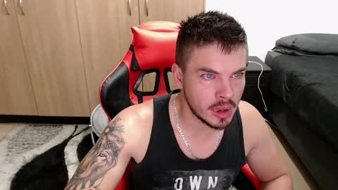 blueeyeboy0 online show from January 21, 8:54 pm