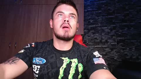 blueeyeboy0 online show from February 16, 5:04 pm