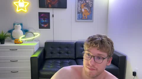 blueeyedtallguy online show from December 2, 6:24 am