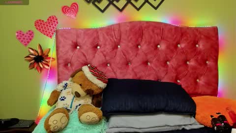 Violette 3 online show from October 26, 7:35 pm