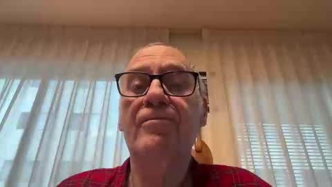 Snapshot of blueyedudeseattle chatting on September 18, 2:32 pm Blueyedudeseattle online show from September 18, 2:32 pm