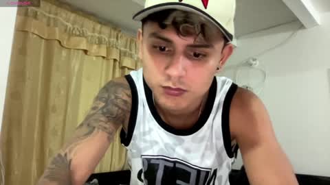 Snapshot of bob_pettersonn chatting on December 7, 1:52 am Bob  INDEPENDENT MODEL online show from December 7, 1:52 am