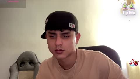 Snapshot of bob_pettersonn chatting on December 14, 8:29 pm Bob  INDEPENDENT MODEL online show from December 14, 8:29 pm