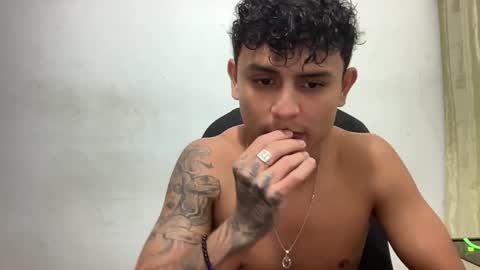 Snapshot of bob_pettersonn chatting on December 22, 2:39 am Bob  INDEPENDENT MODEL online show from December 22, 2:39 am