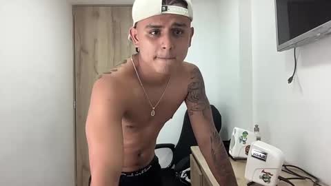 Snapshot of bob_pettersonn chatting on September 19, 3:54 am Bob  INDEPENDENT MODEL online show from September 19, 3:54 am