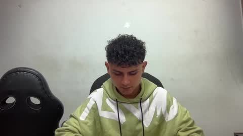 Snapshot of bob_pettersonn chatting on December 25, 12:27 am Bob  INDEPENDENT MODEL online show from December 25, 12:27 am