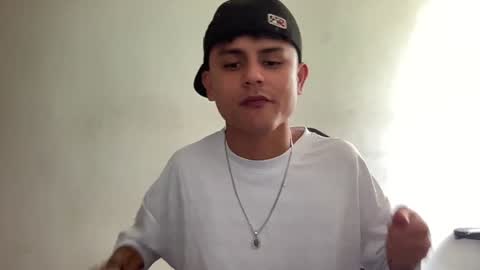 Snapshot of bob_pettersonn chatting on December 27, 8:18 pm Bob  INDEPENDENT MODEL online show from December 27, 8:18 pm