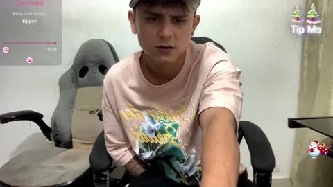 Snapshot of bob_pettersonn chatting on December 8, 12:24 am Bob  INDEPENDENT MODEL online show from December 8, 12:24 am