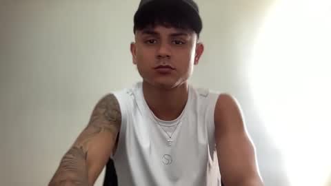 Snapshot of bob_pettersonn chatting on February 22, 8:09 pm Bob  INDEPENDENT MODEL online show from February 22, 8:09 pm