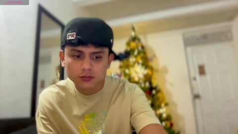 Snapshot of bob_pettersonn chatting on December 19, 1:07 am Bob  INDEPENDENT MODEL online show from December 19, 1:07 am