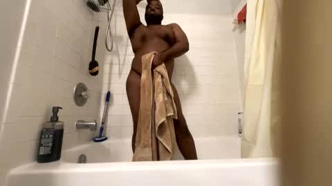 Luv bug  online show from December 12, 9:15 pm