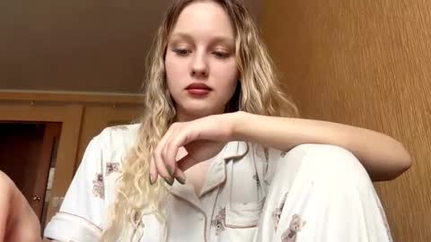 Nina online show from April 2, 7:26 am