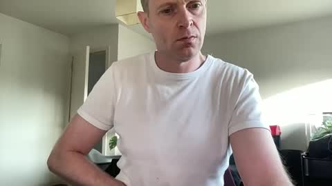 Snapshot of boegieboy76 chatting on December 20, 11:54 am ask me online show from December 20, 11:54 am