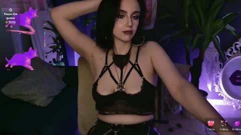 Your Mistress Bella online show from May 25, 11:11 pm