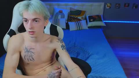 Snapshot of boicute chatting on February 18, 4:25 pm ALEXPVT IS OPEN online show from February 18, 4:25 pm