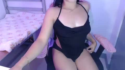 bombshell_seinnax online show from October 3, 3:59 am