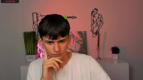 bondi_vv online show from October 26, 8:08 pm