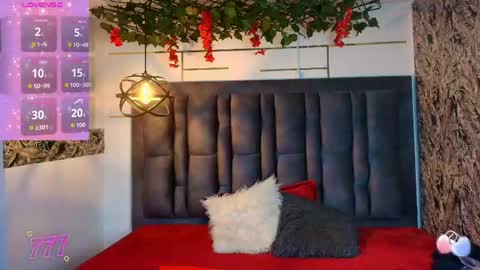 BONIE WILLS online show from April 13, 12:31 pm