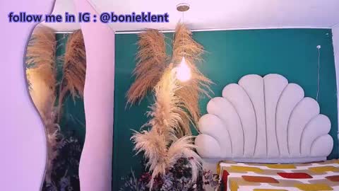 Snapshot of bonieklent chatting on March 8, 3:17 am bonieklent online show from March 8, 3:17 am