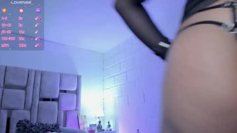 Snapshot of bonnie_anderson chatting on October 5, 9:44 pm Bonnie Anderson online show from October 5, 9:44 pm