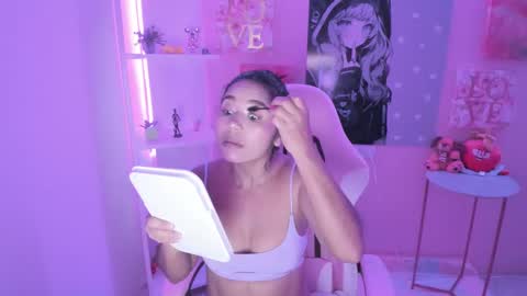 Snapshot of bonnie_benet chatting on March 1, 7:04 pm Bonnie online show from March 1, 7:04 pm