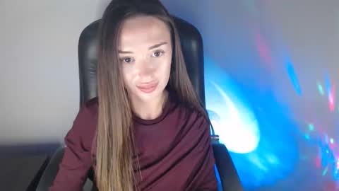 Bonnie online show from November 14, 2:08 pm