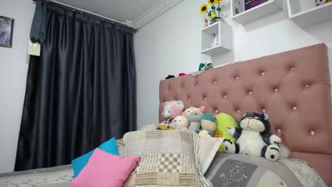 Snapshot of bonny_clyde_xx_ chatting on October 6, 4:08 am Soffy Brooks Independent model online show from October 6, 4:08 am