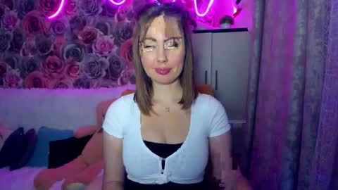 Mira online show from February 25, 7:38 pm