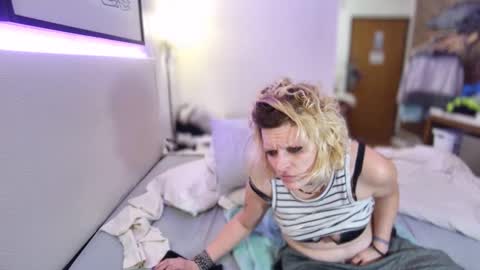 boobookittyfuxx online show from October 31, 1:50 am