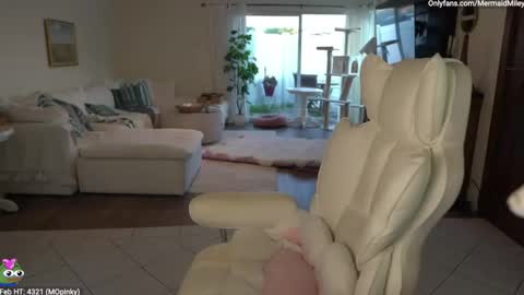 Miley online show from February 19, 1:16 am