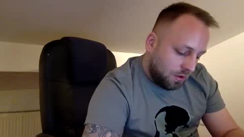 hugo online show from April 15, 7:58 pm