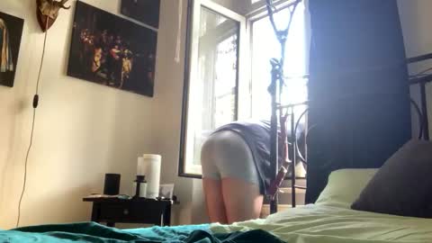 bornfiete online show from April 6, 10:49 am