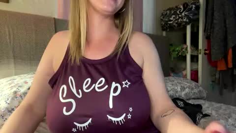 Snapshot of bossmomma chatting on January 2, 8:46 pm BossMom online show from January 2, 8:46 pm