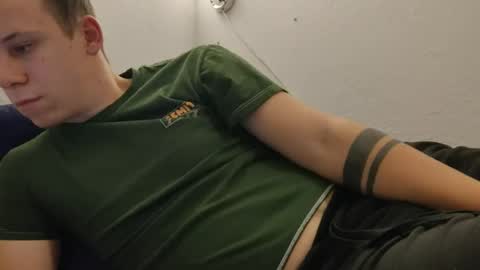 botisz22 online show from January 6, 3:51 pm