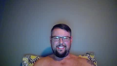 bowtieguy84 online show from September 28, 3:26 am