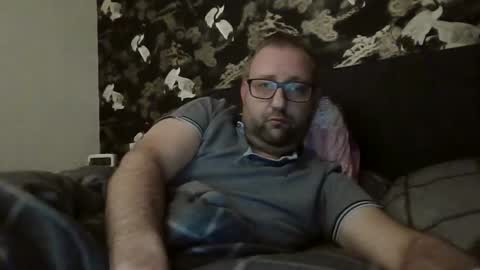 Snapshot of boy27weert chatting on December 18, 8:57 pm Nope online show from December 18, 8:57 pm