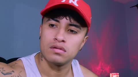 boy_nauthy online show from November 21, 7:23 pm