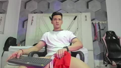 boyhot_mio online show from July 28, 3:15 am