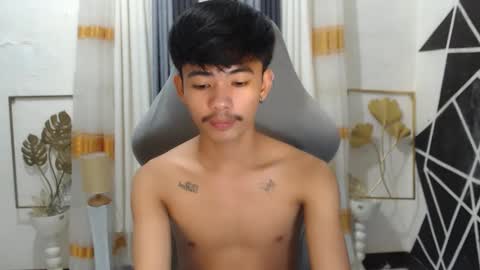 Snapshot of boynextdoor4ux chatting on December 7, 4:20 pm HI IM JAMES DONT FORGET GIVE ME THUMBS UP AND JOIN TO MY FANCLUB online show from December 7, 4:20 pm