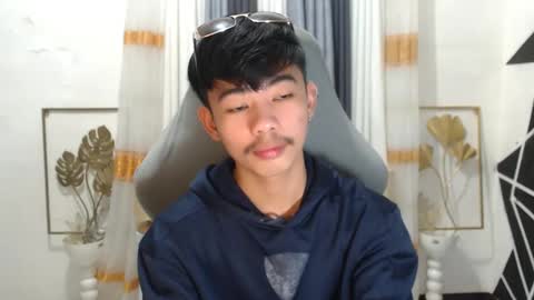 Snapshot of boynextdoor4ux chatting on December 6, 4:08 am HI IM JAMES DONT FORGET GIVE ME THUMBS UP AND JOIN TO MY FANCLUB online show from December 6, 4:08 am